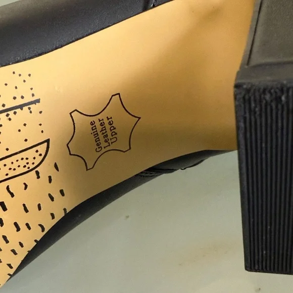 Black Leather Boots Bella Vita Ankle Booties with Buckle Size 8.5 - Picture 7 of 7